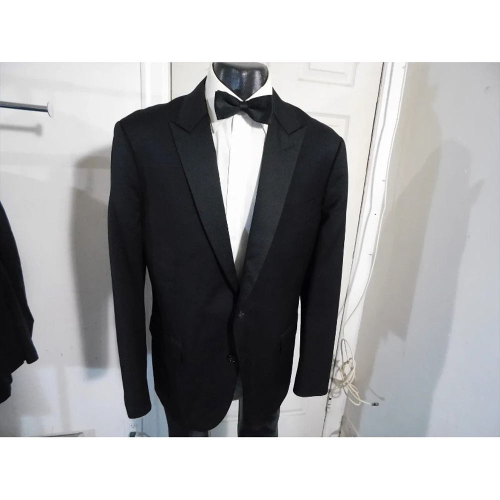 J CREW LUDLOW SIZE 44R BLACK 2 BUTTON WOOL TUXEDO JACKET. PANTS SLIM SIZE 36x32.
